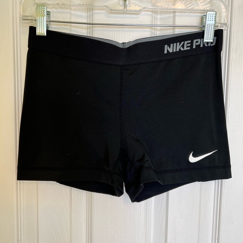 GOING TO GOODWILL 12/4 - BUY NOW! Nike Pro women’s running/weightlifting shorts